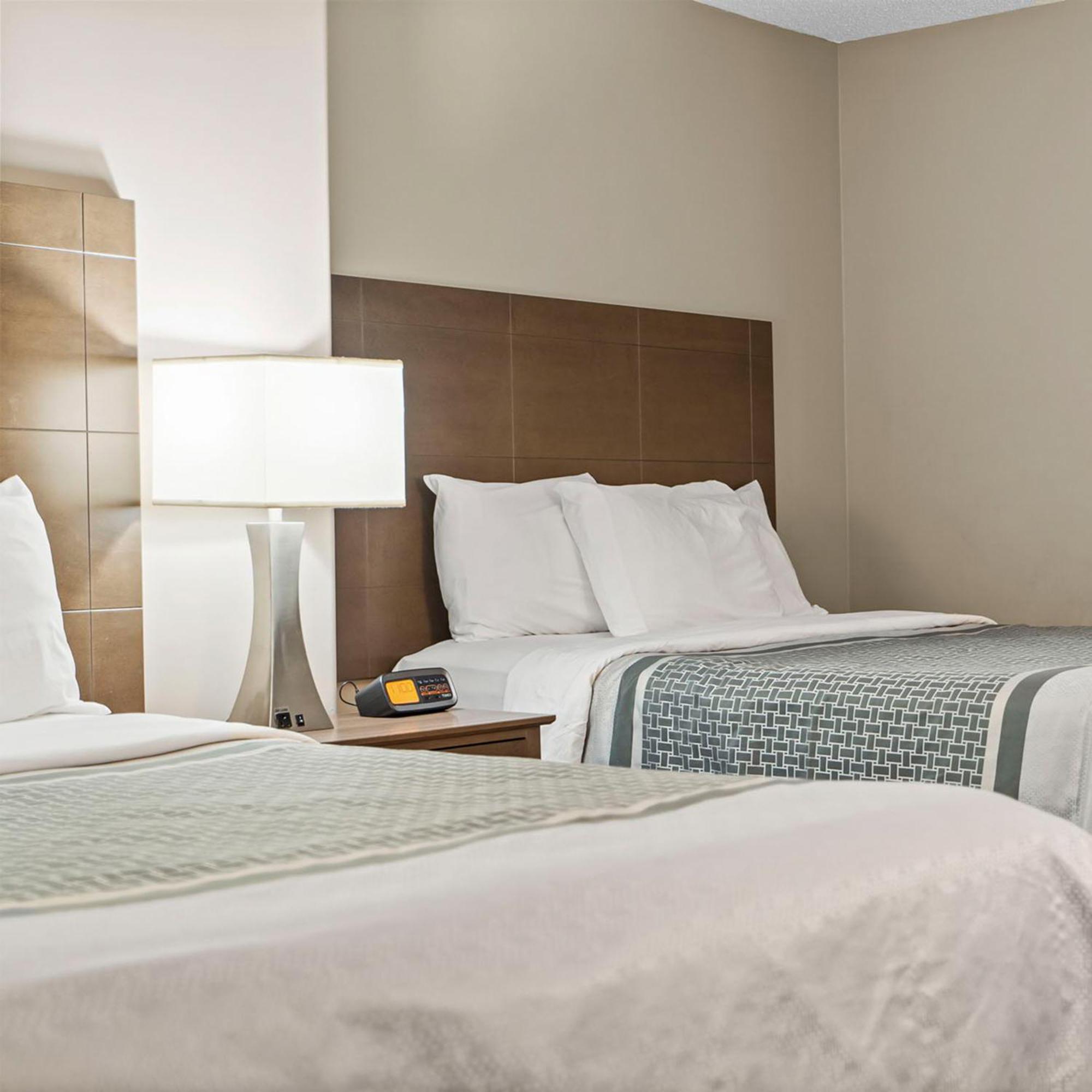 Travelodge Hotel By Wyndham Saskatoon Exterior foto